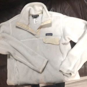 Women’s Patagonia medium pullover jacket